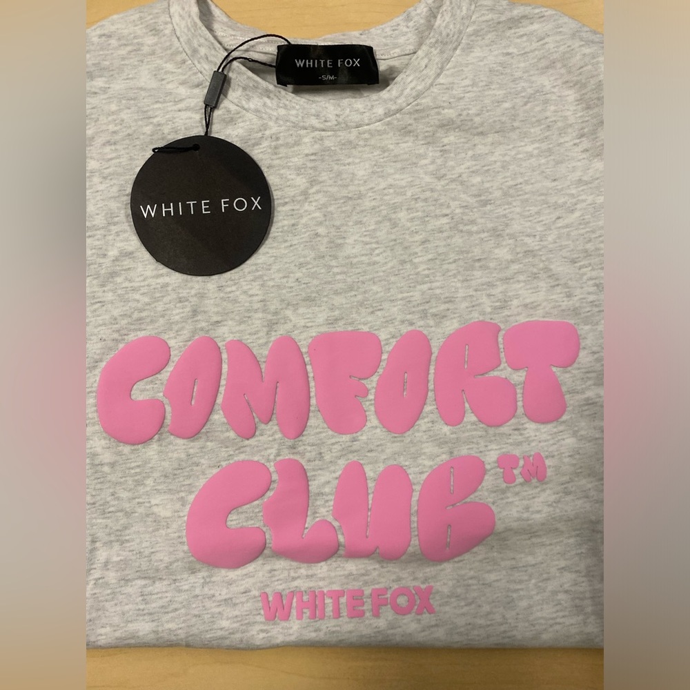 $36 BNWT White Fox Boutique oversized Tee S/M